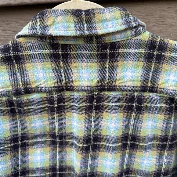 Levi’s green flannel - Picture 4 of 5